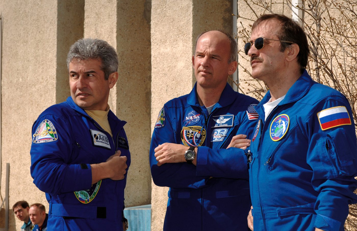 Marcos Pontes, Jeffrey Williams e Pavel Vinogradov durante pausa no treinamento em Baikonur, dias antes do lançamento